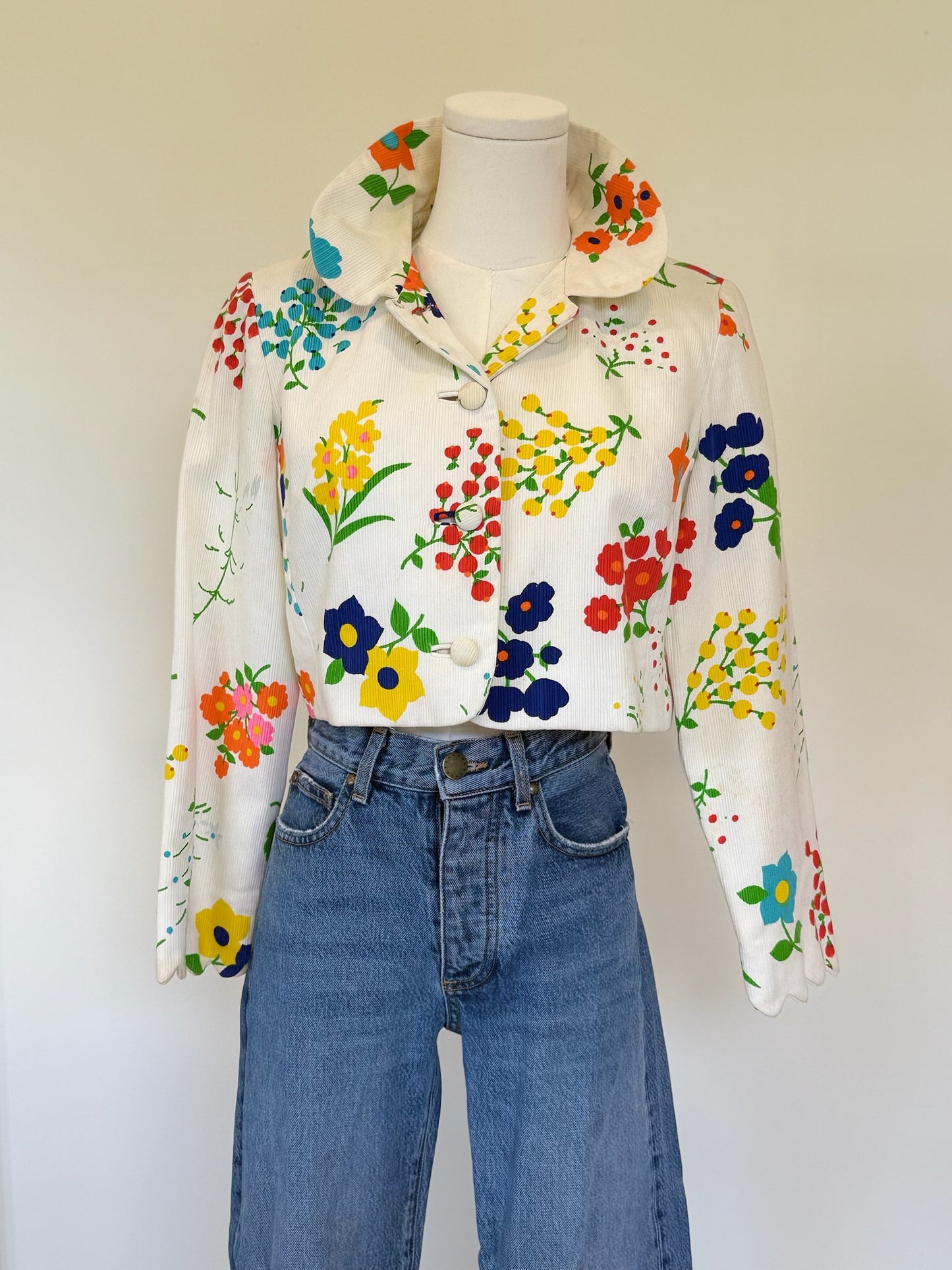 Vintage 70s Floral Cropped Jacket with Scalloped Trim