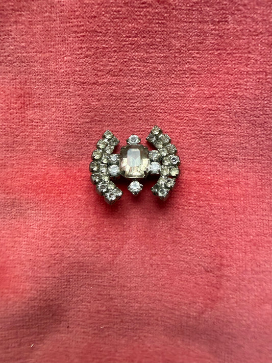 Small Vintage  Rhinestone pin